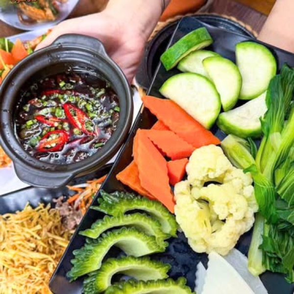 Rau củ luộc kho quẹt
