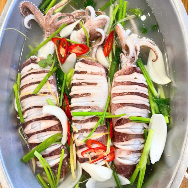 Mực hấp hành gừng
