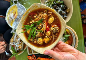 NHÀ HÀNG HẢI SẢN NGÂN HÀ