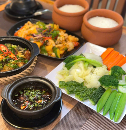 4. Cơm niêu