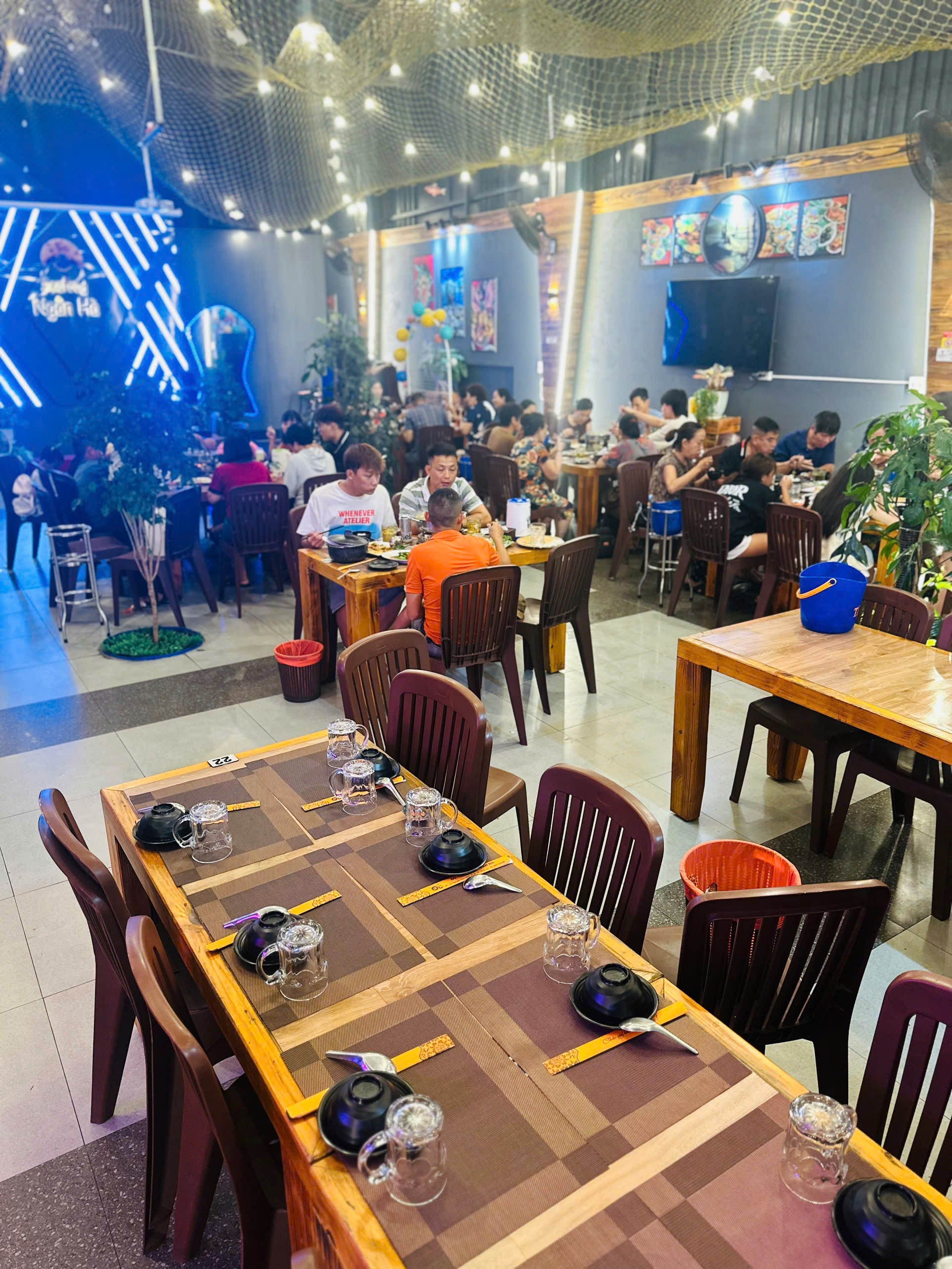 không gian tại cơm niêu nhà ngoại 